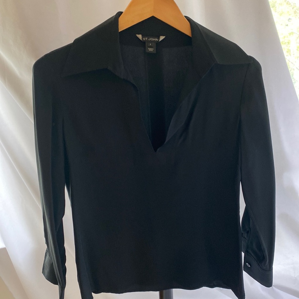ST JOHN Black Silk V-Neck Blouse, Size 2